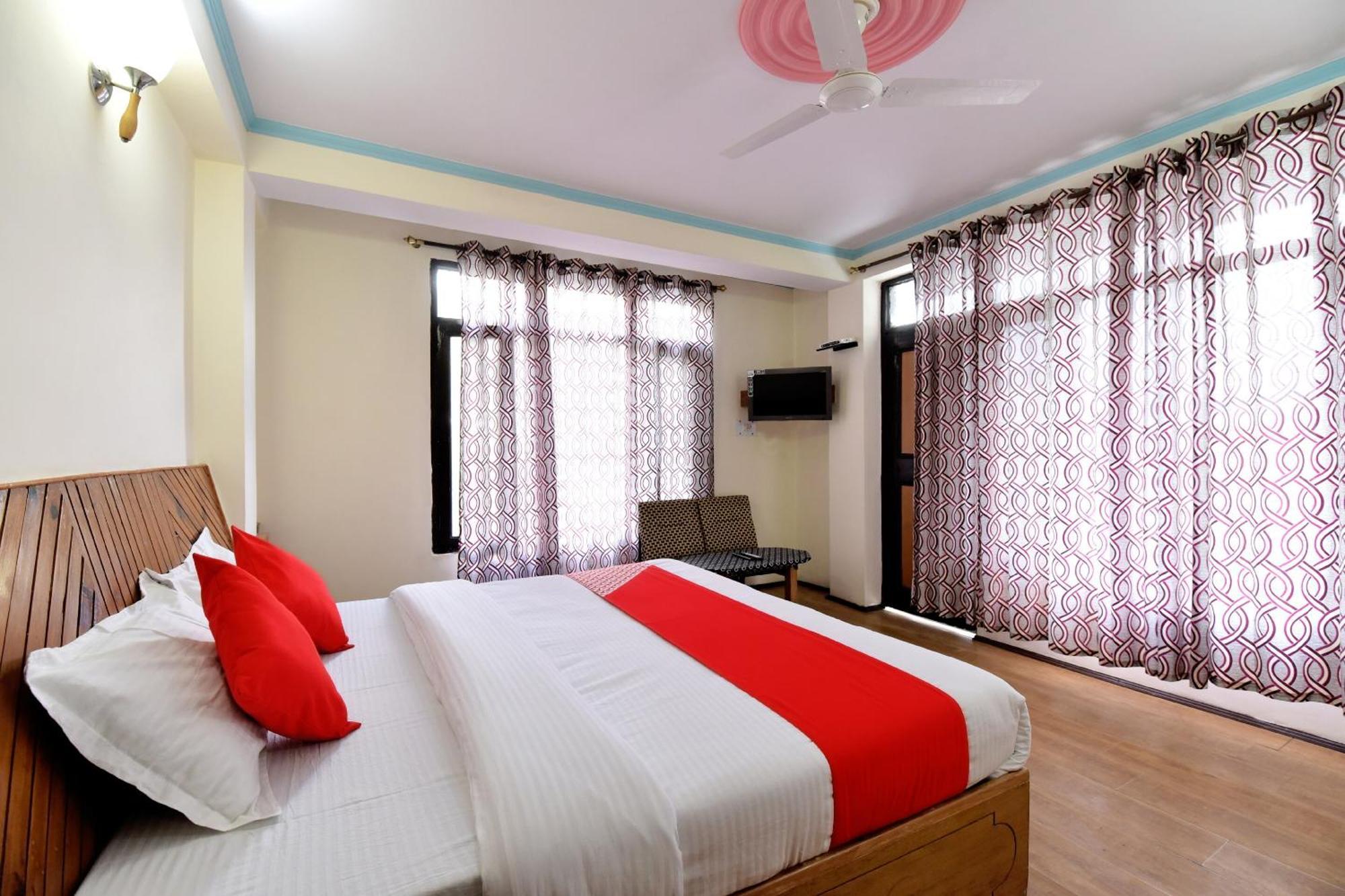 OYO 13387 Hotel Kartik Manāli Exterior foto
